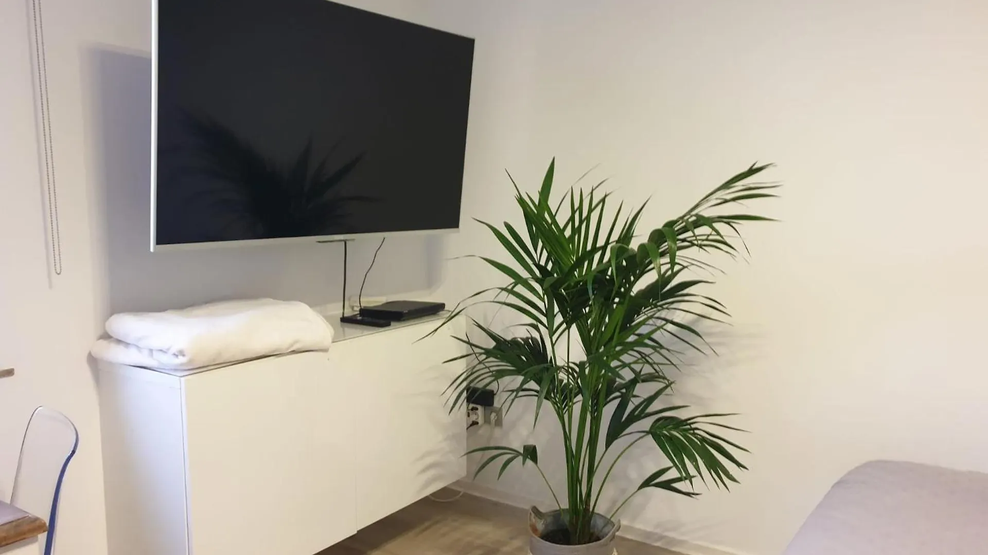 Apartment Im Gruenen Zwischen Messe & Flughafen Koeln! Cologne